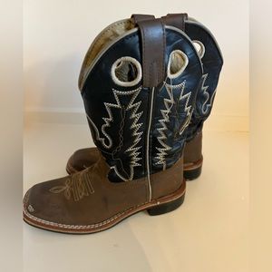 Boys Size 12.5 Smoky Mountain Boots
Brown